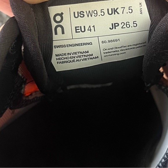 On Cloud X 3 Lightweight Running Training Shoes Rose/ Sand Womens Size 9.5 - Picture 8 of 8